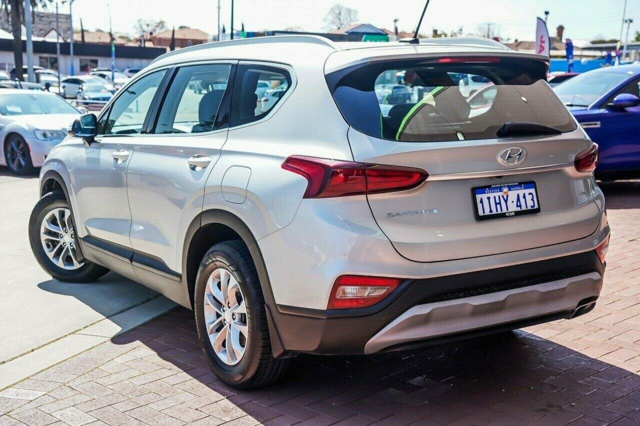 Hyundai Santa Fe image 2