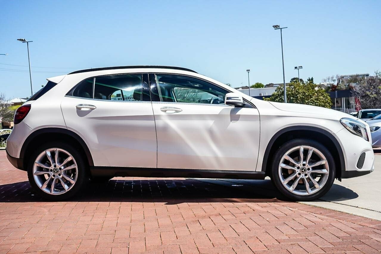 Mercedes Benz Gla-class image 3