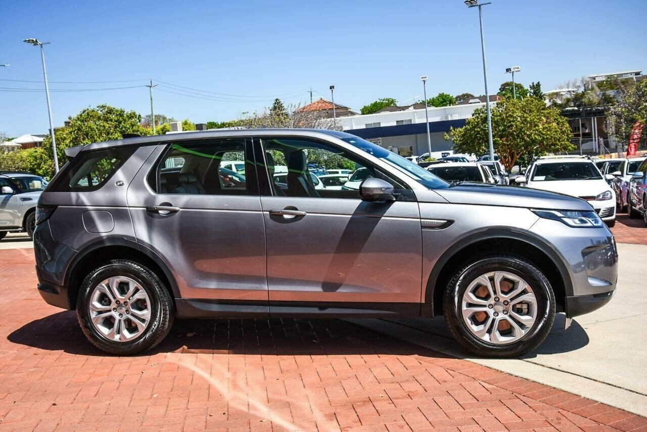 Land Rover Discovery Sport image 4