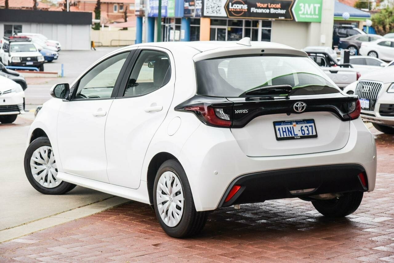 Toyota Yaris image 2