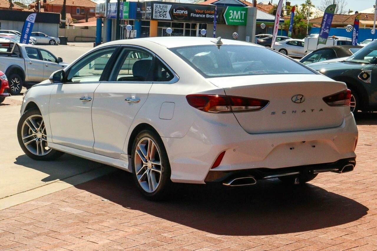 Hyundai Sonata image 2