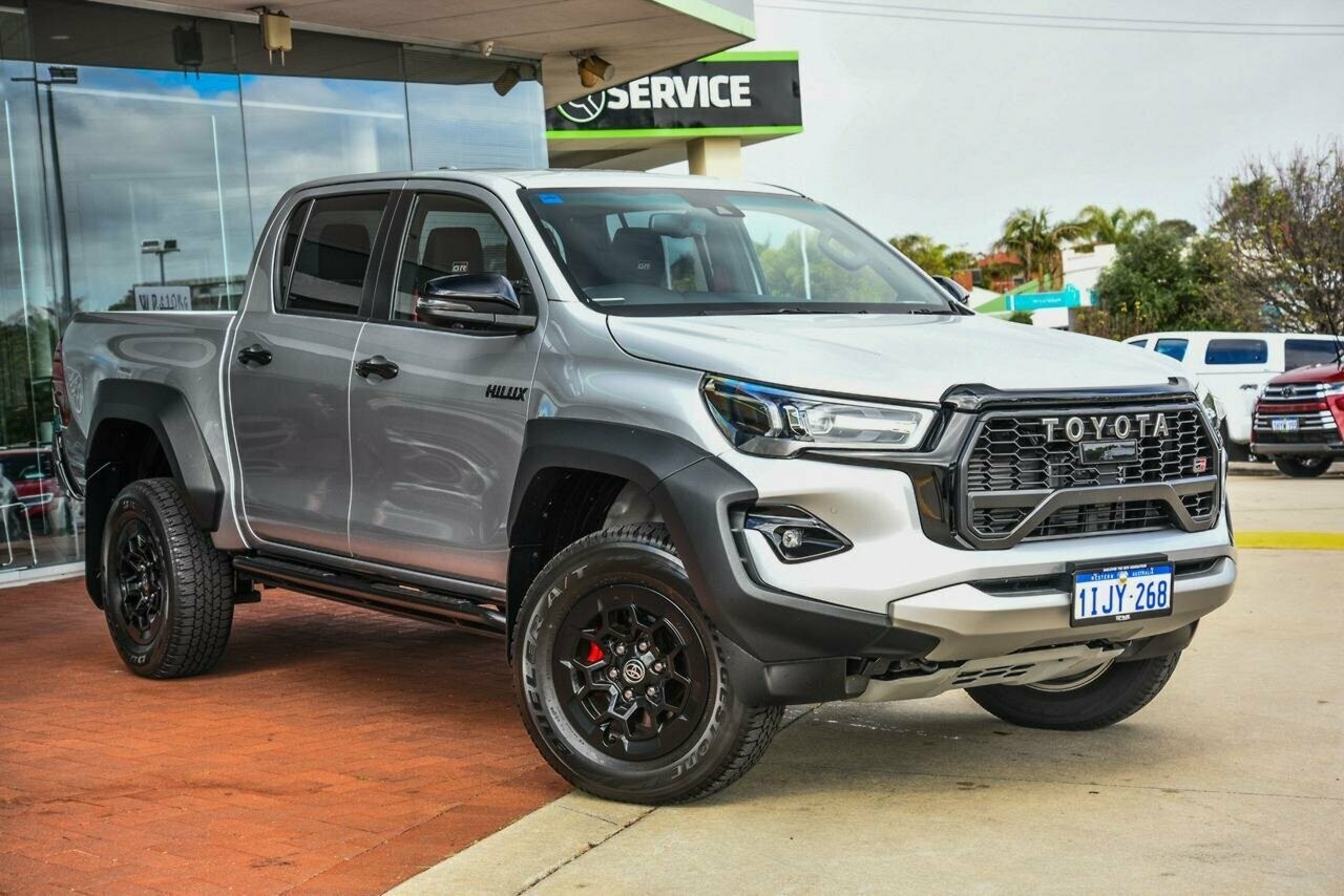 Toyota Hilux image 1