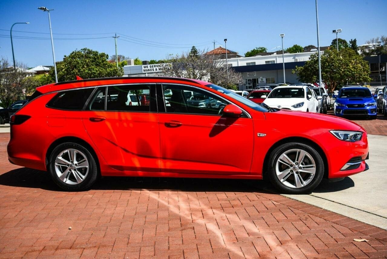 Holden Commodore image 4