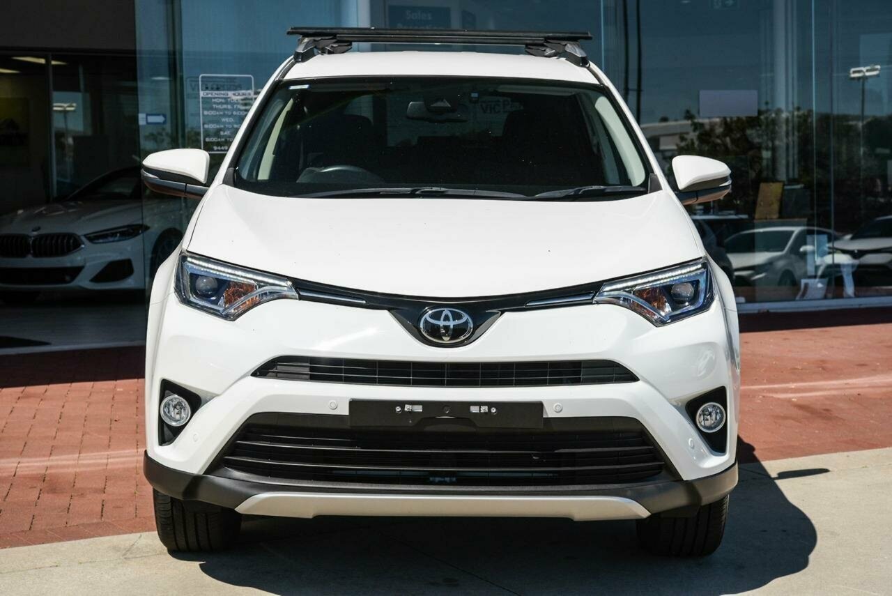 Toyota Rav4 image 3