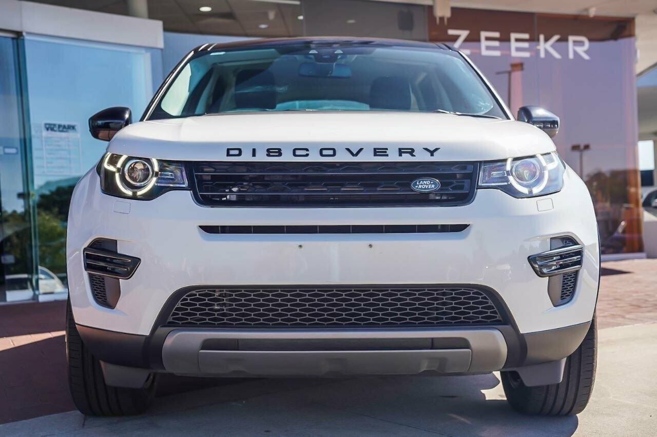 Land Rover Discovery Sport image 4