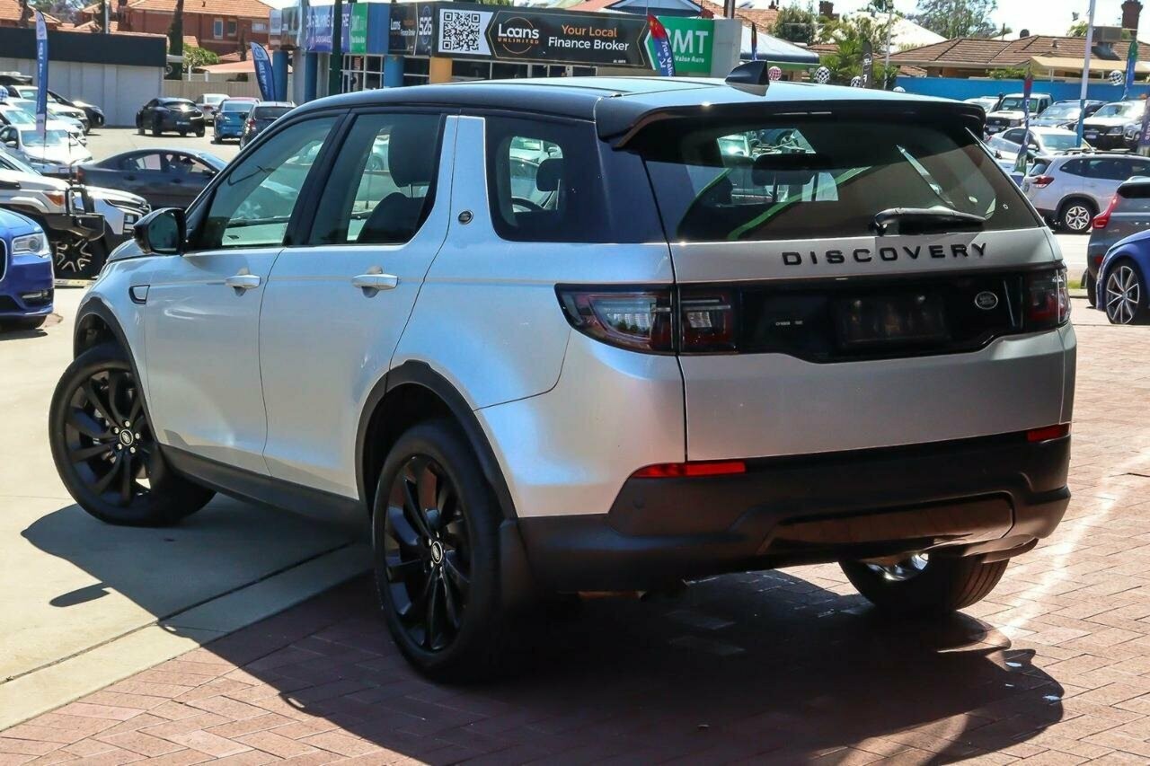 Land Rover Discovery Sport image 2