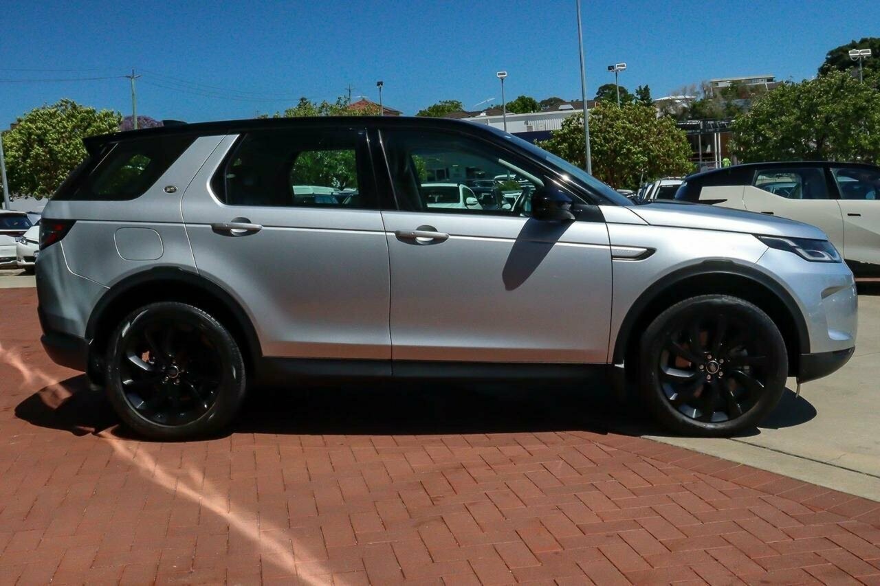 Land Rover Discovery Sport image 3