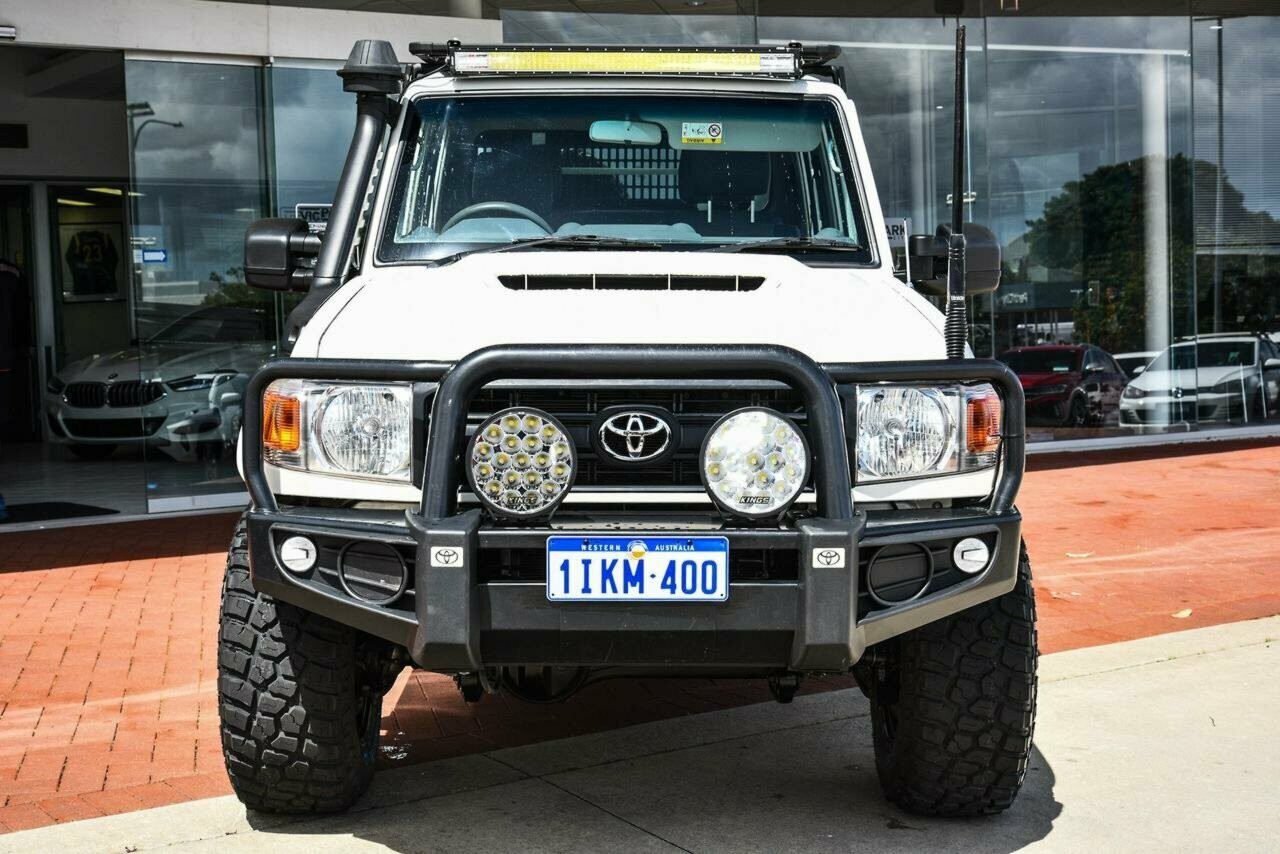 Toyota Landcruiser image 3