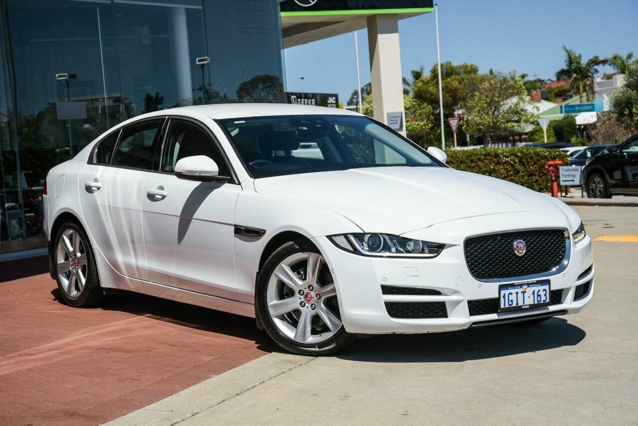 Jaguar Xe image 1