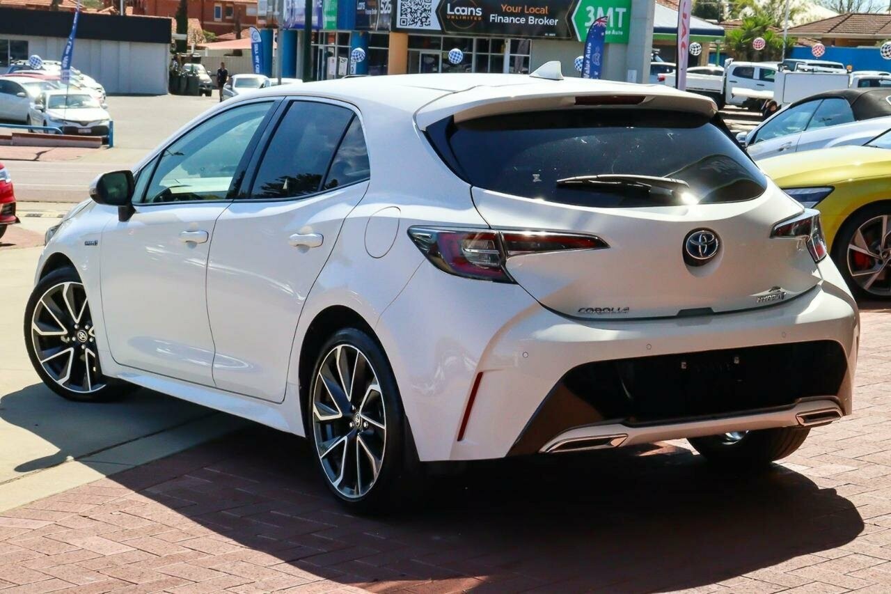 Toyota Corolla image 2