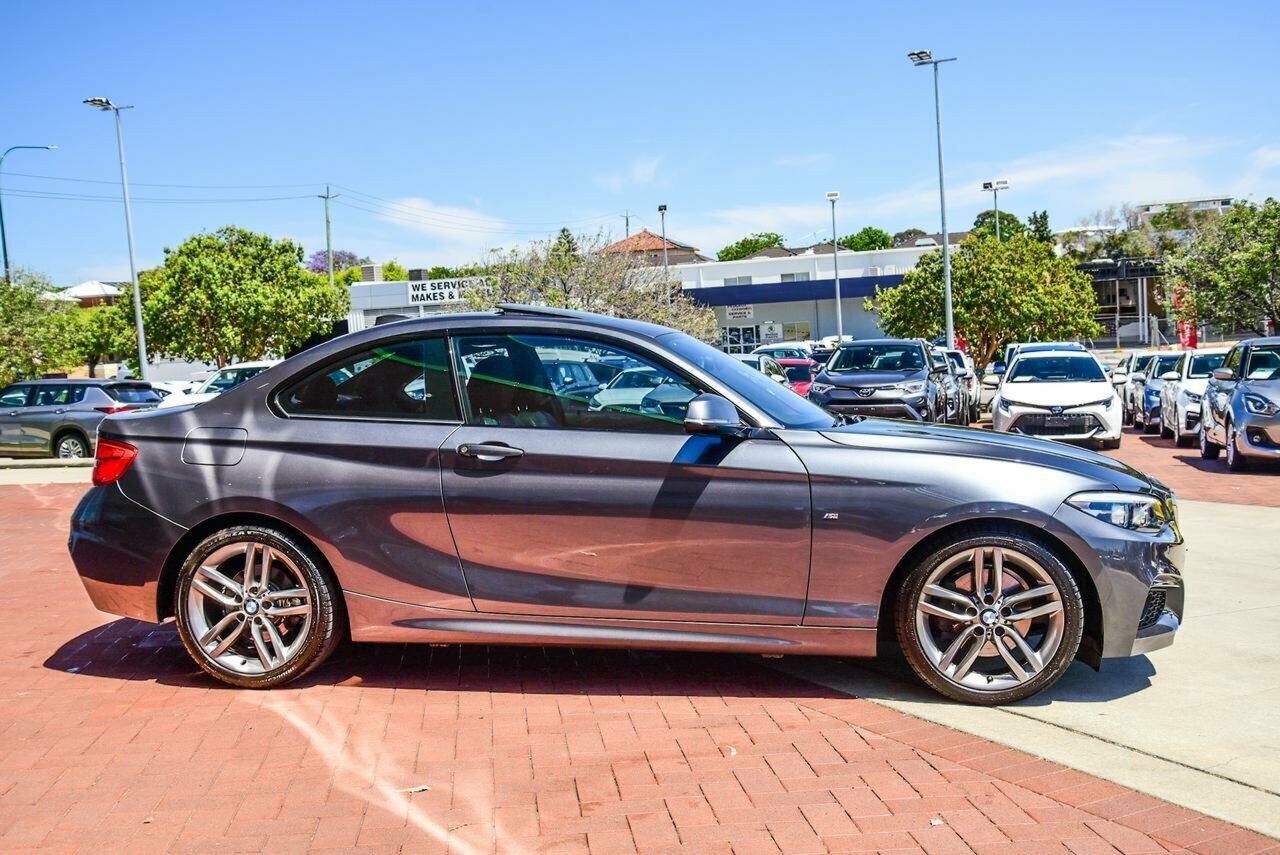 BMW 2 Series image 4