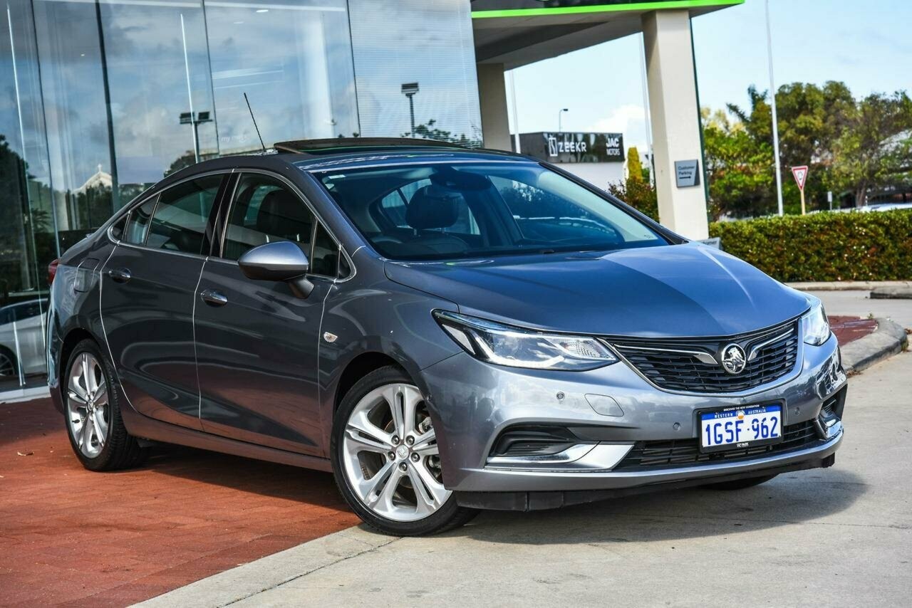 Holden Astra image 1