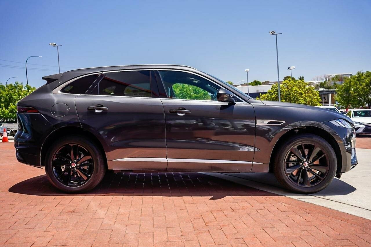 Jaguar F-pace image 3