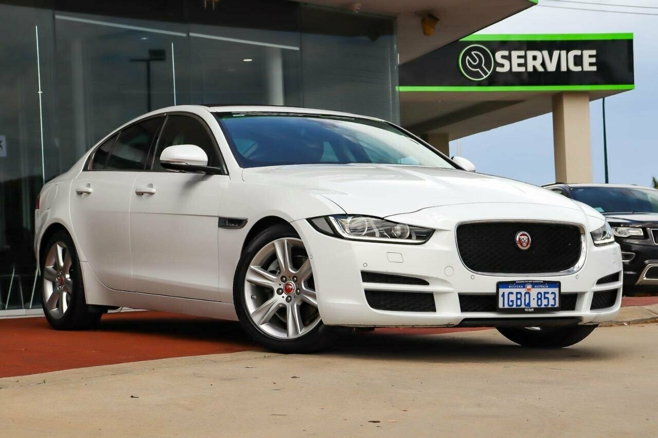 Jaguar Xe image 1