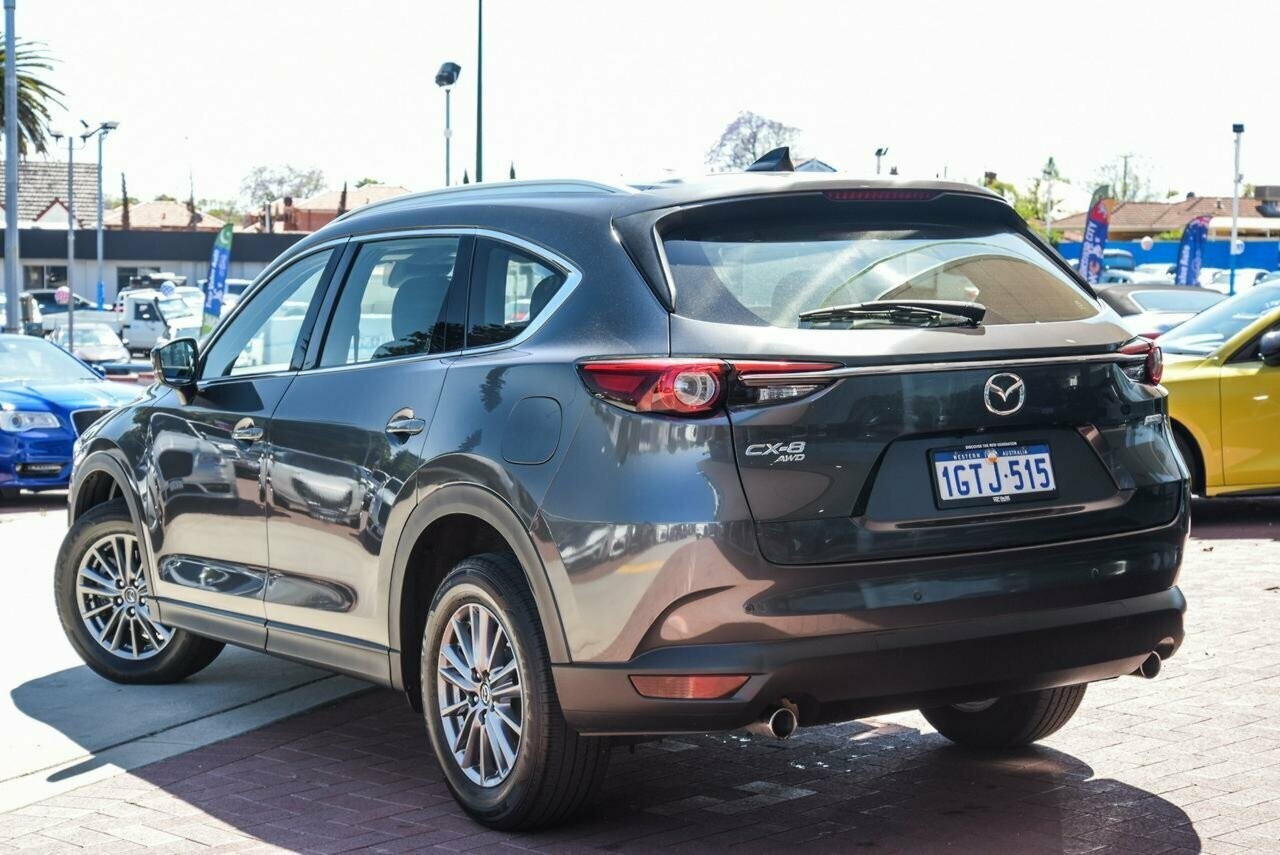 Mazda Cx-8 image 2