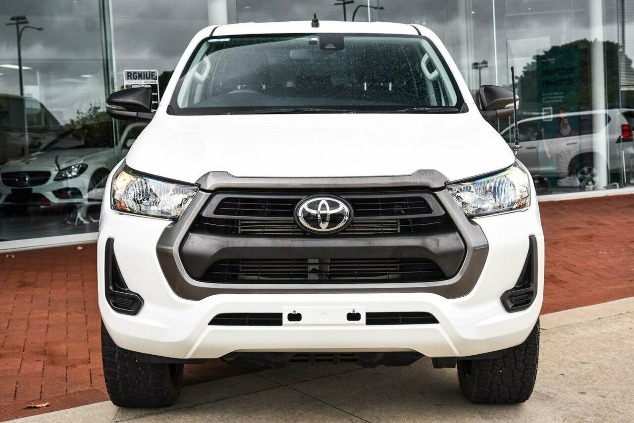 Toyota Hilux image 3