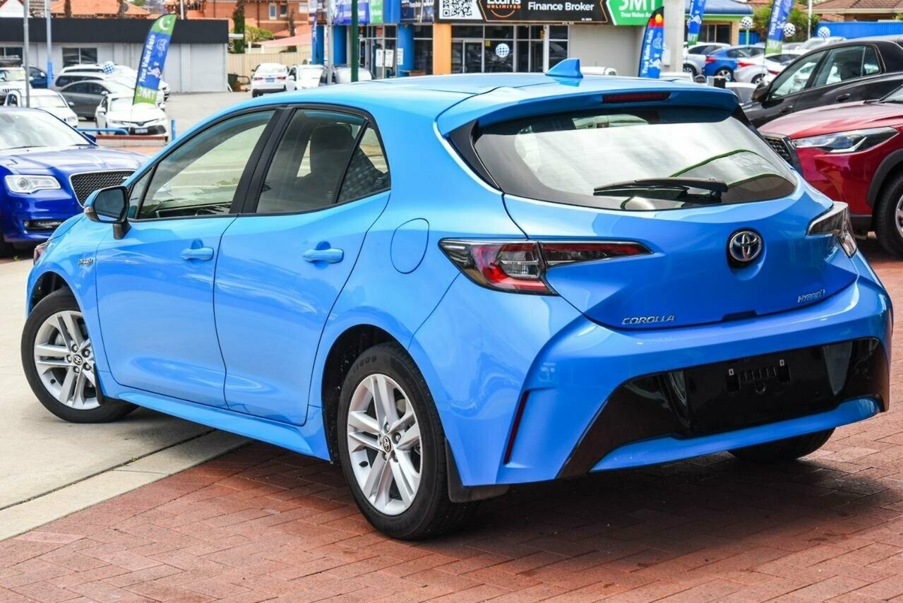 Toyota Corolla image 2