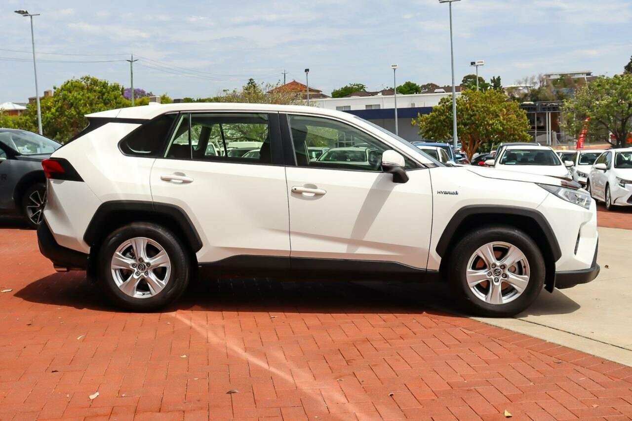 Toyota Rav4 image 3