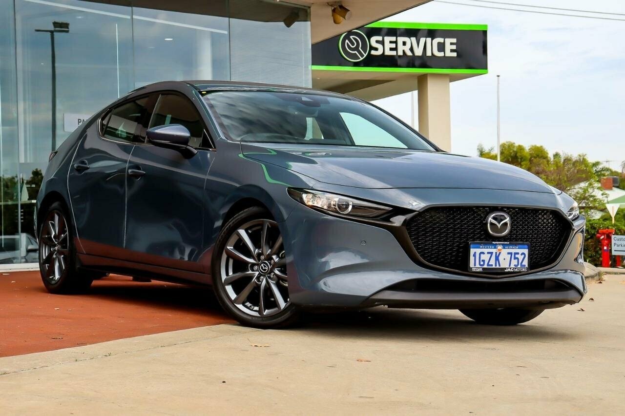 Mazda 3 image 1