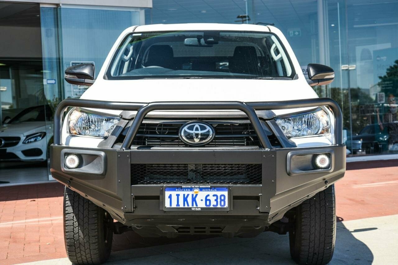 Toyota Hilux image 3