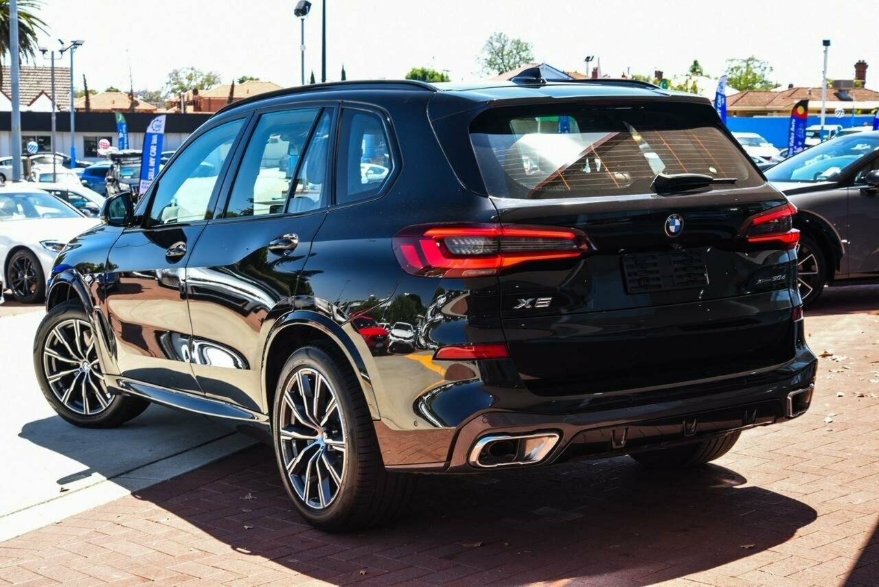 BMW X5 image 2