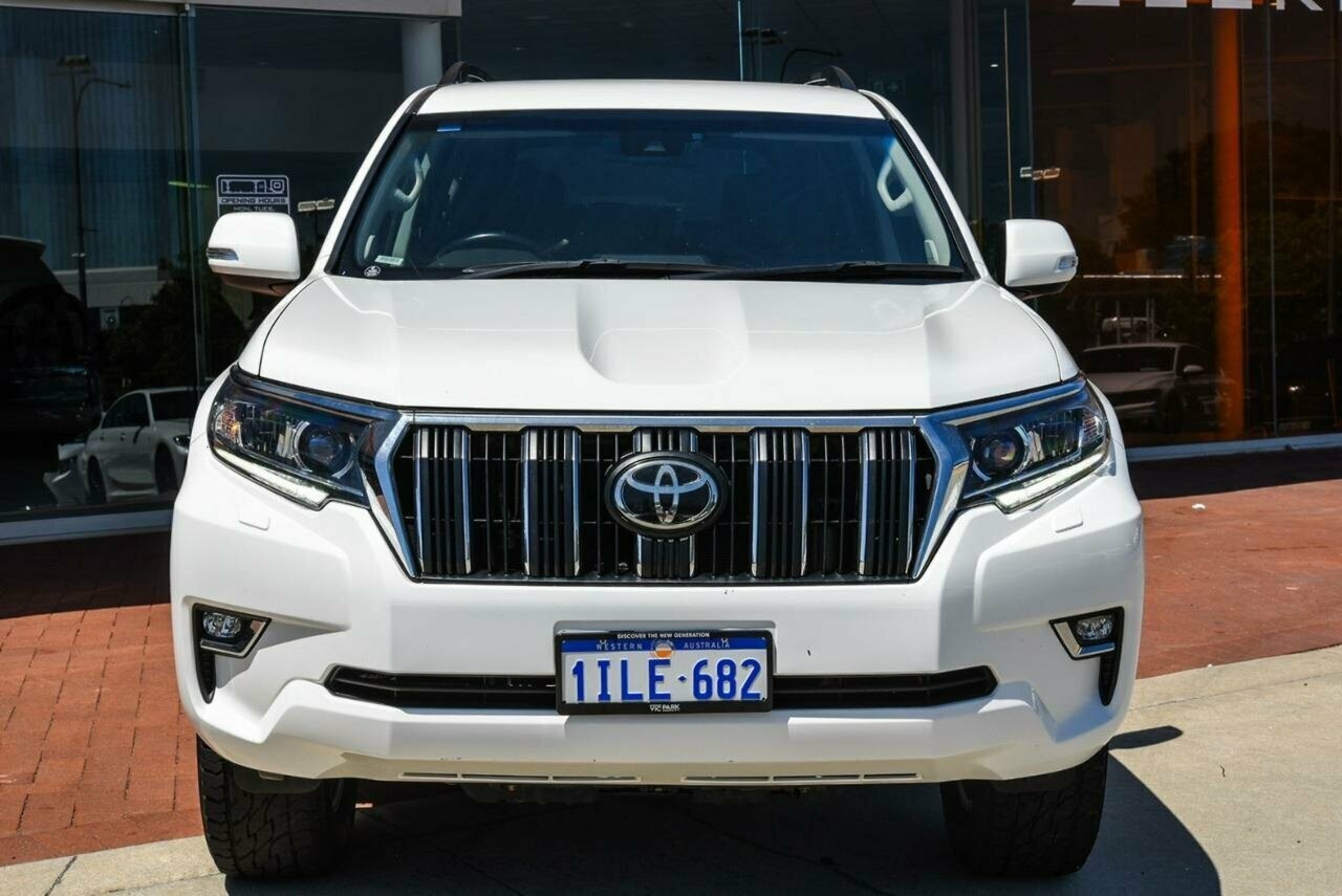 Toyota Landcruiser Prado image 3