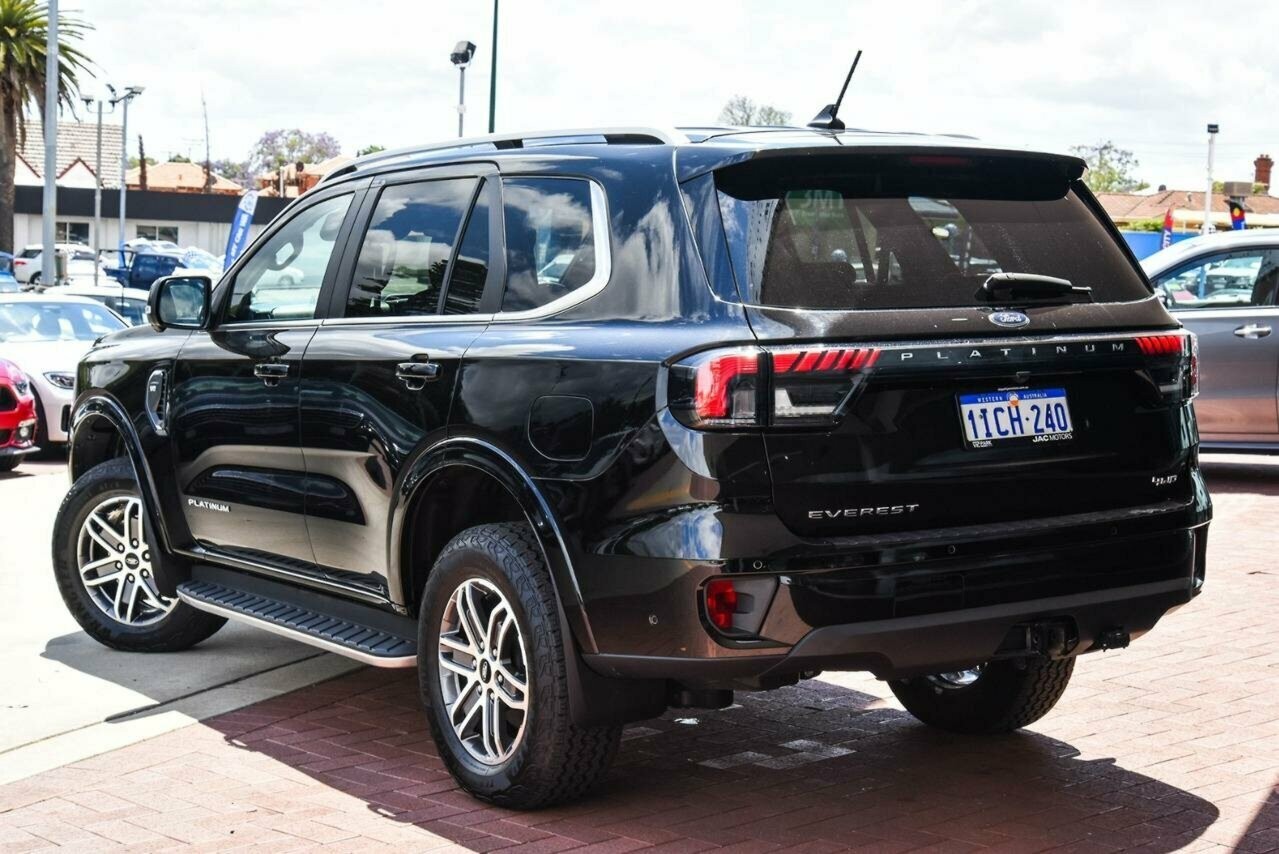 Ford Everest image 2