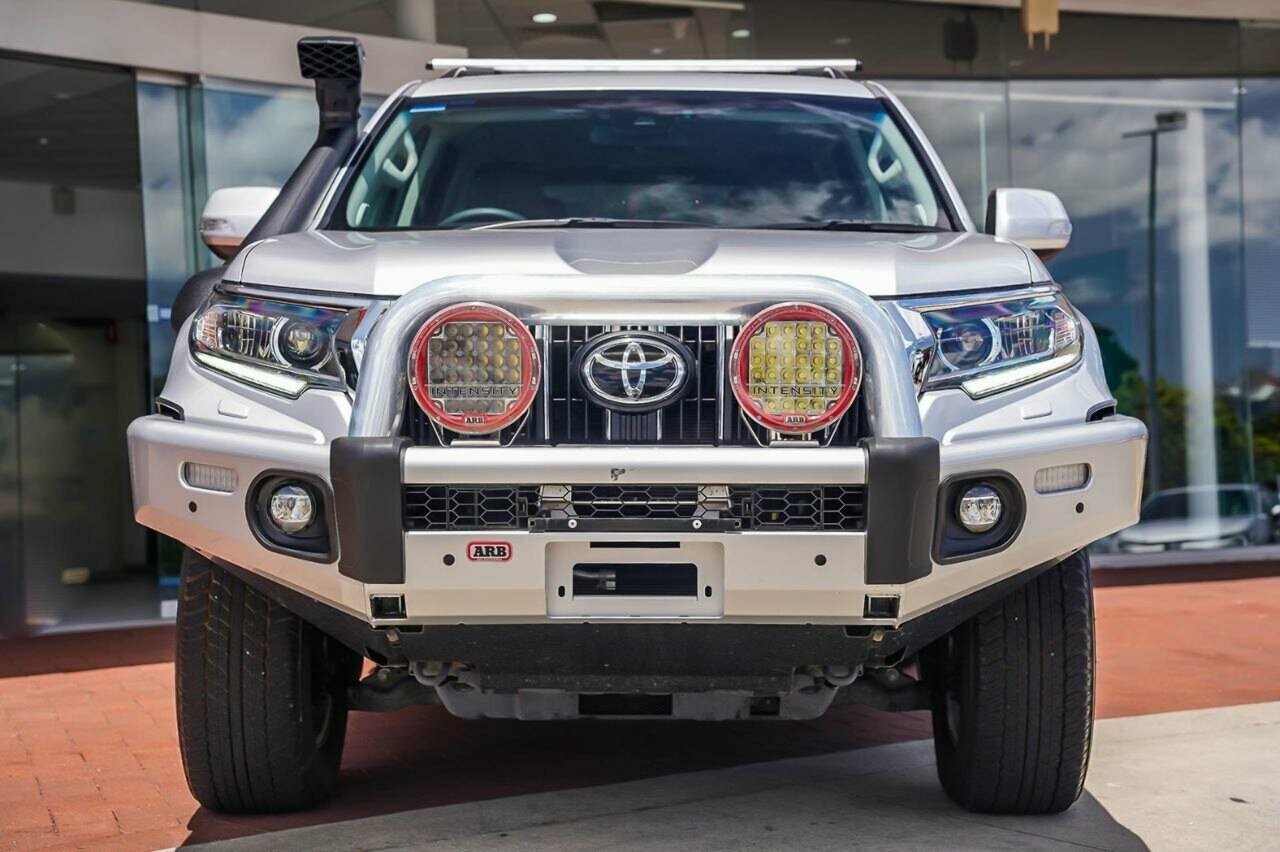 Toyota Landcruiser Prado image 4