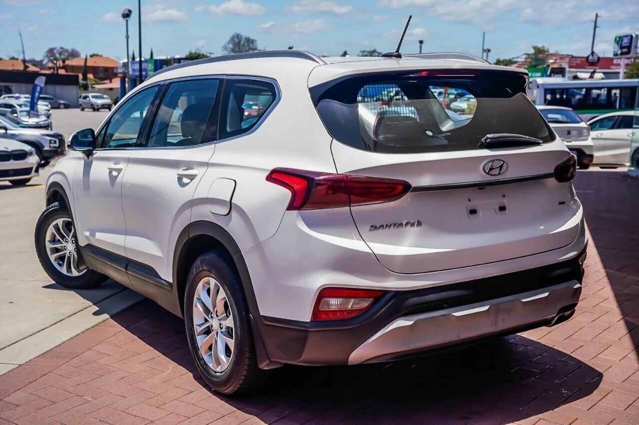 Hyundai Santa Fe image 2