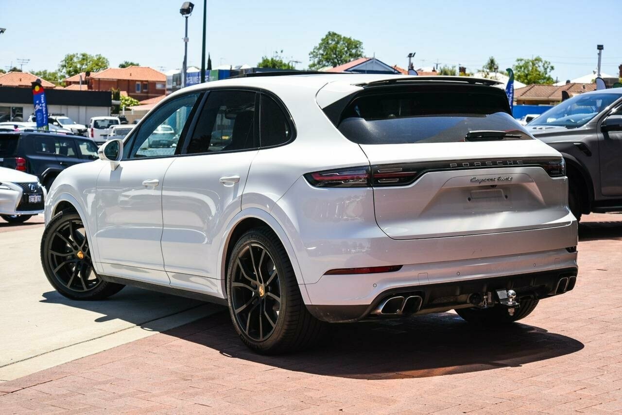 Porsche Cayenne image 2