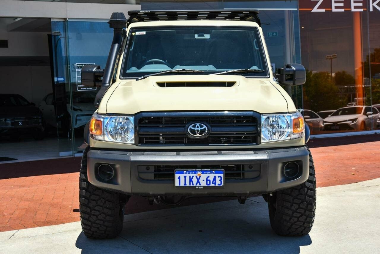 Toyota Landcruiser image 3