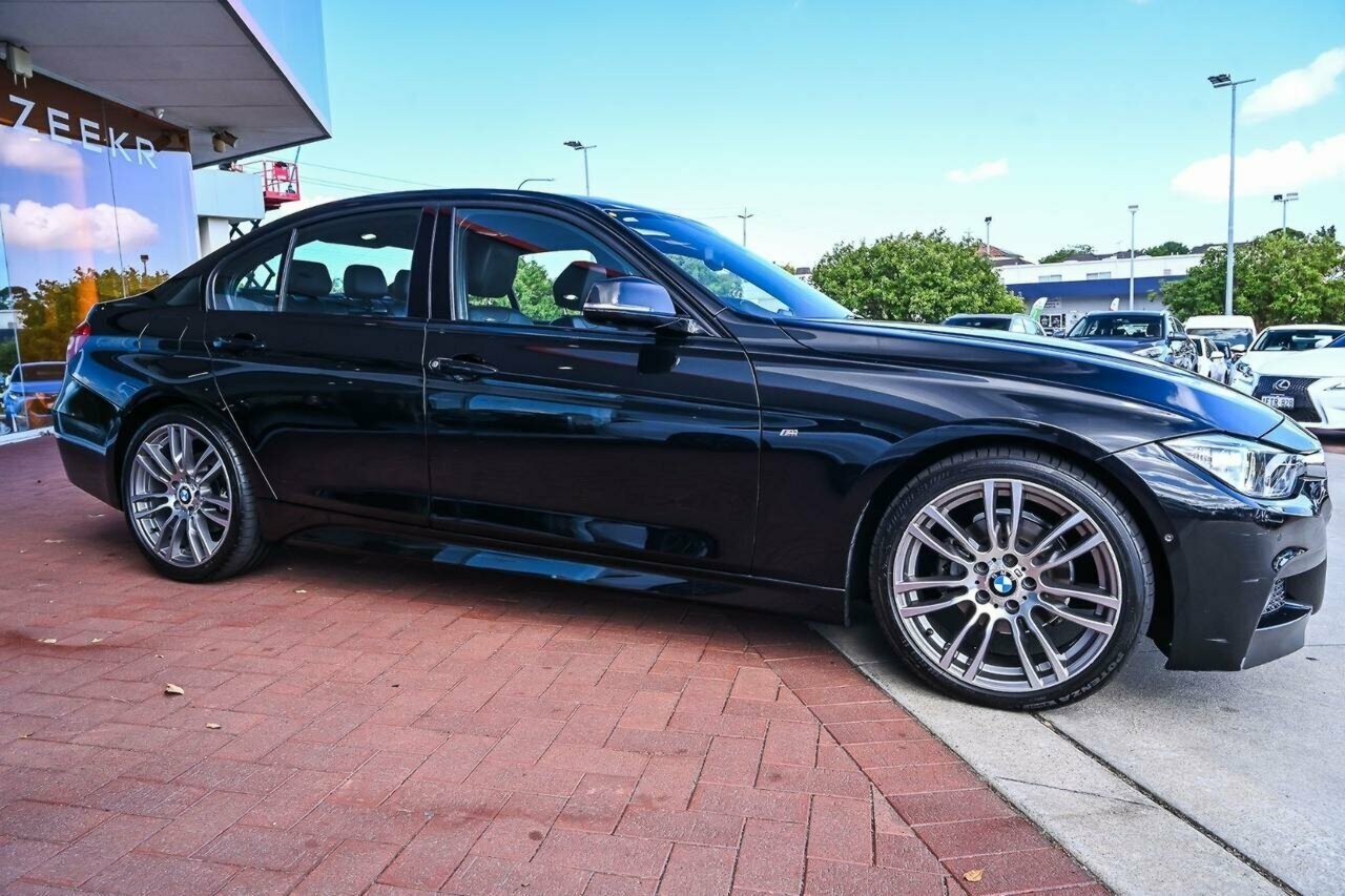 BMW 3 Series image 3