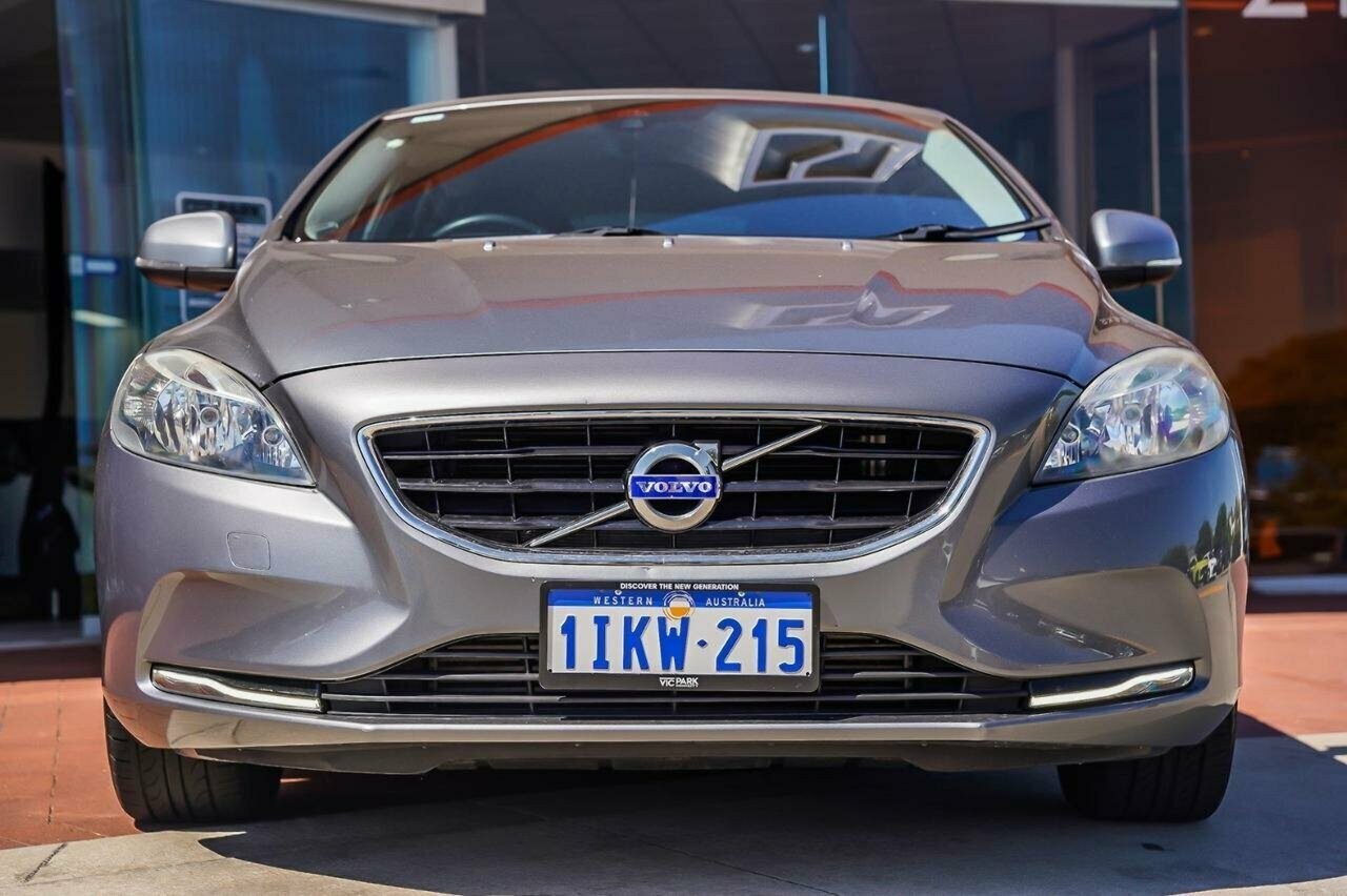 Volvo V40 image 4