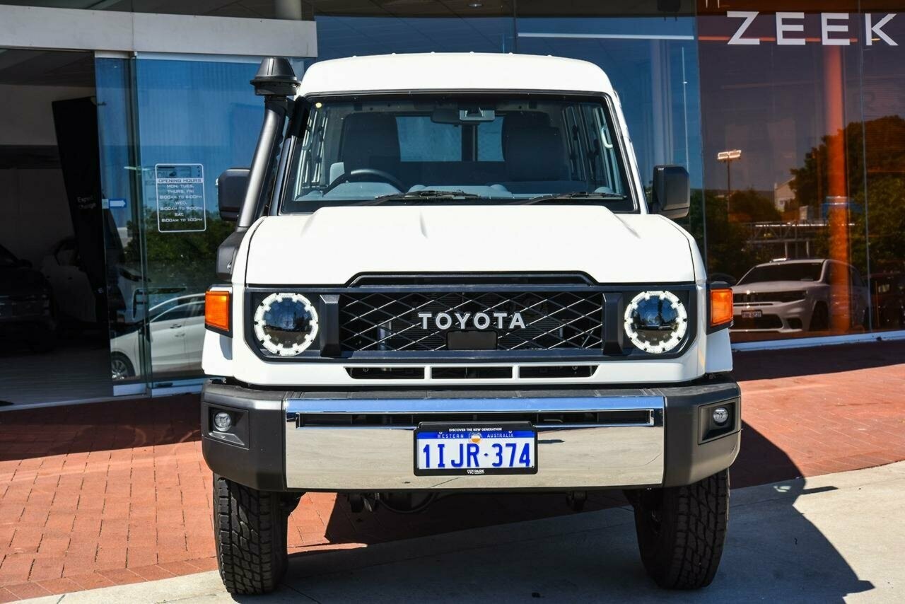 Toyota Landcruiser image 3