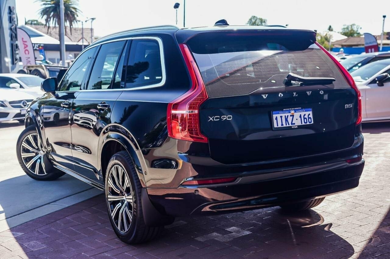 Volvo Xc90 image 2