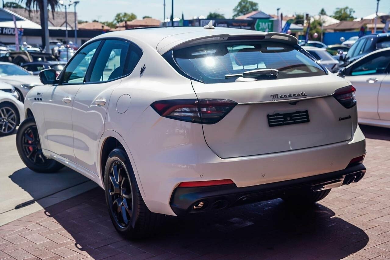 Maserati Levante image 2