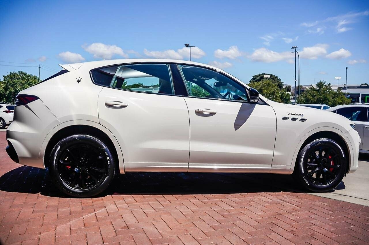 Maserati Levante image 3