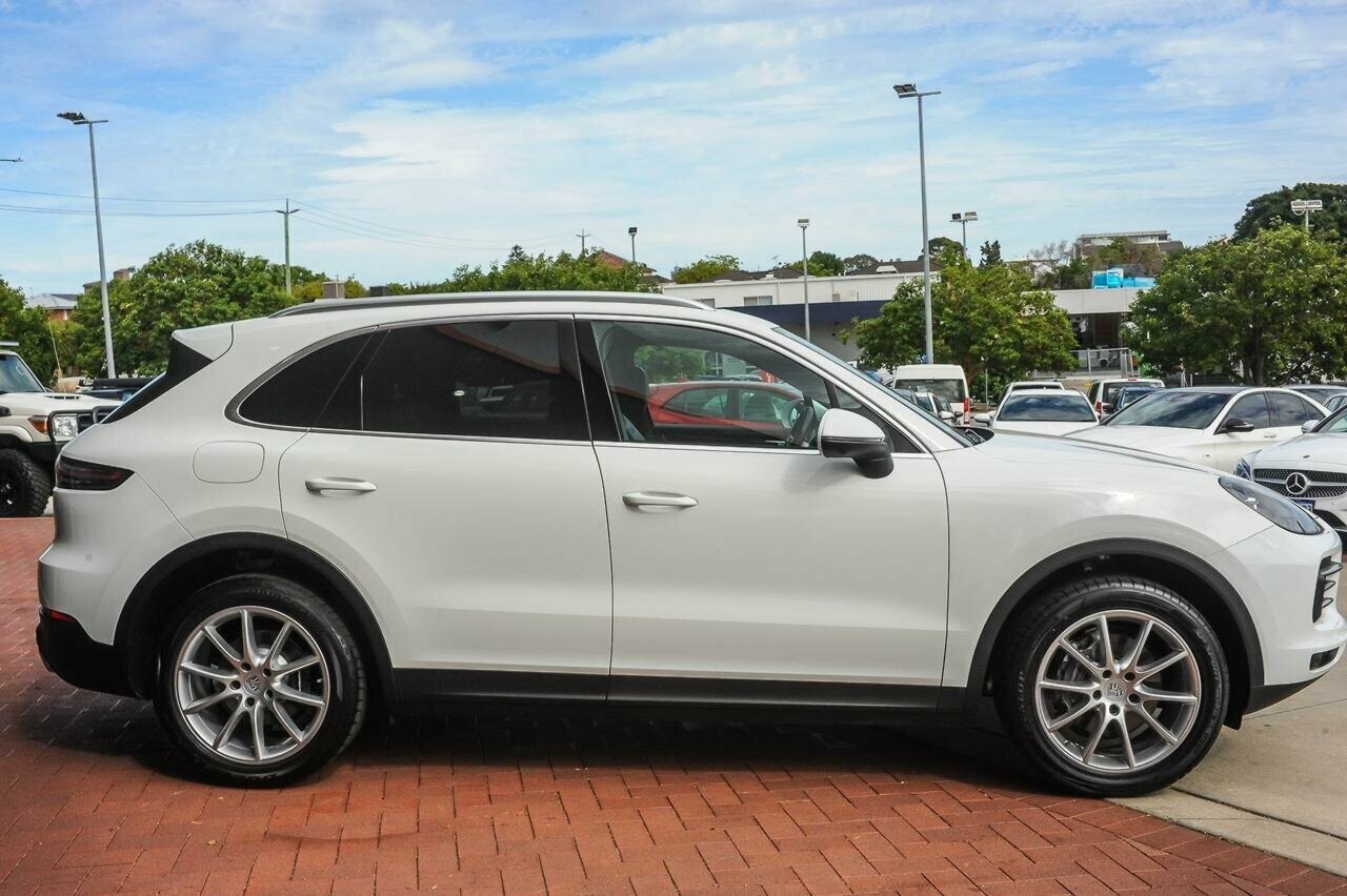 Porsche Cayenne image 2