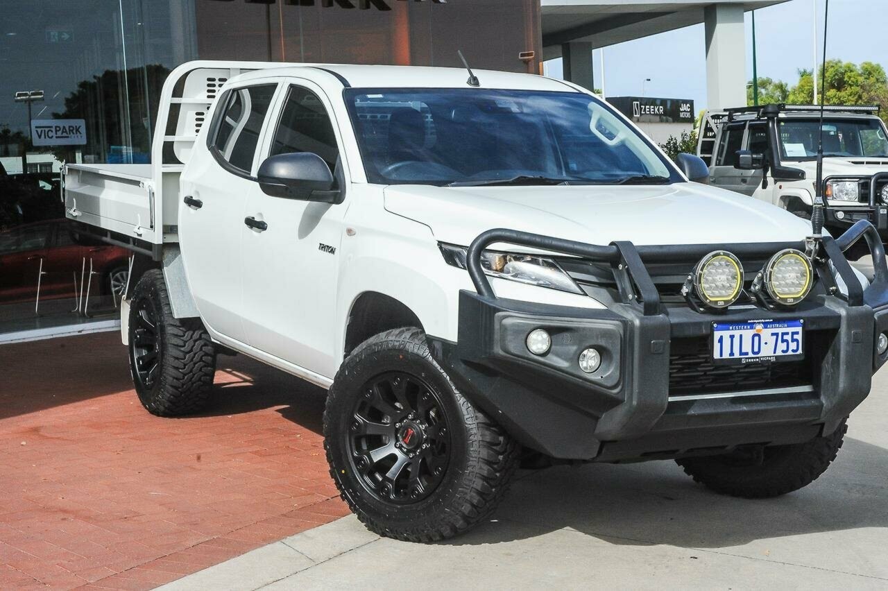 Mitsubishi Triton image 1