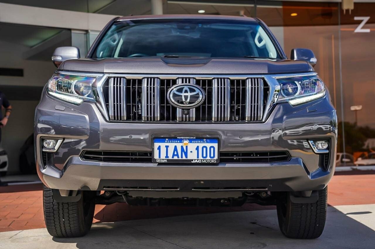 Toyota Landcruiser Prado image 4