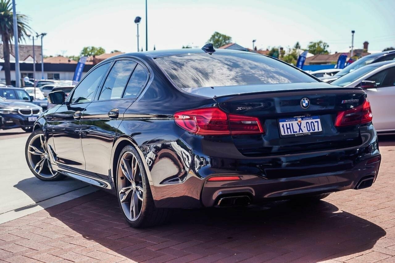 BMW 5 Series image 2