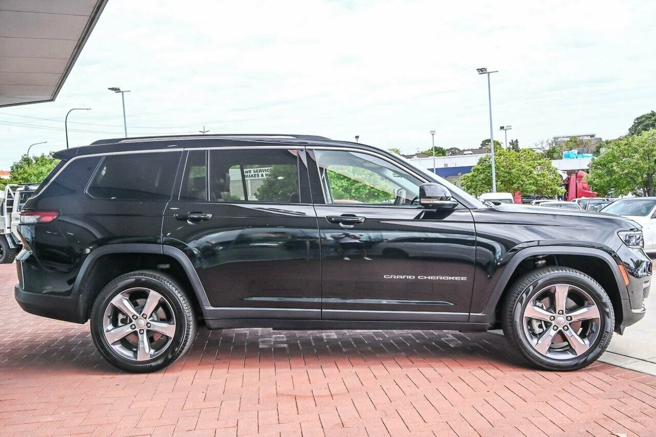 Jeep Grand Cherokee image 3