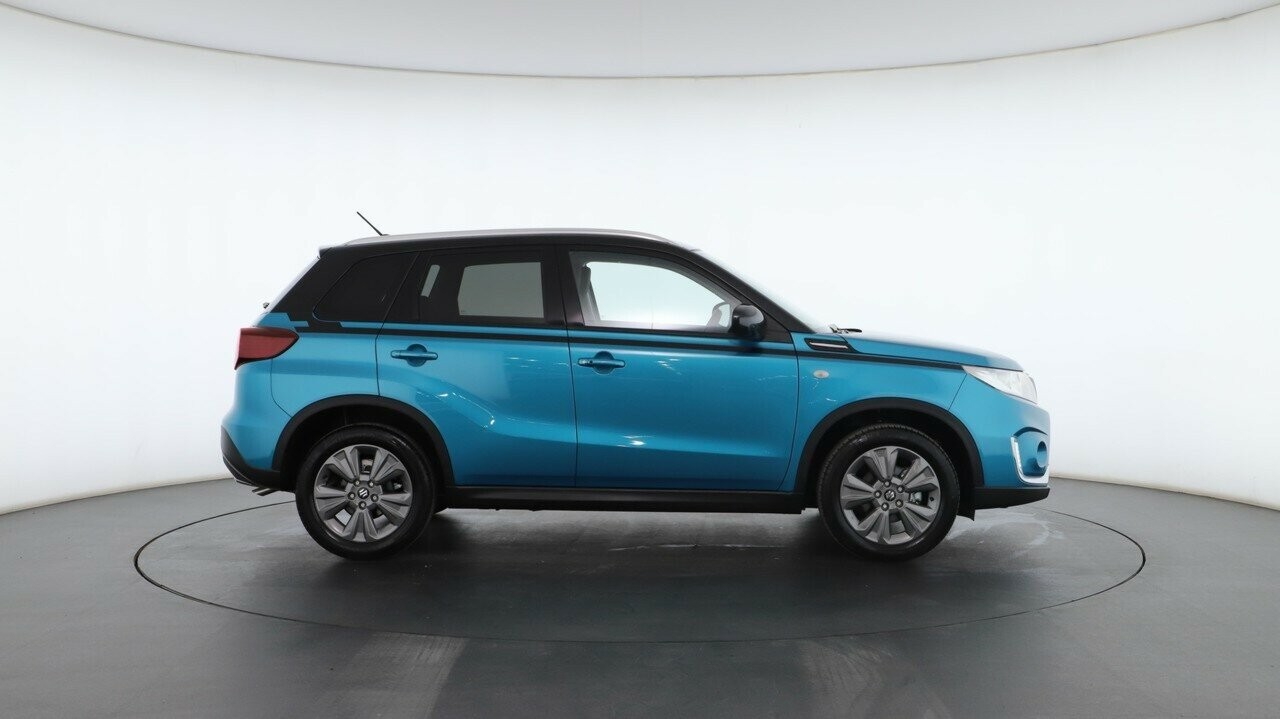 Suzuki Vitara image 2