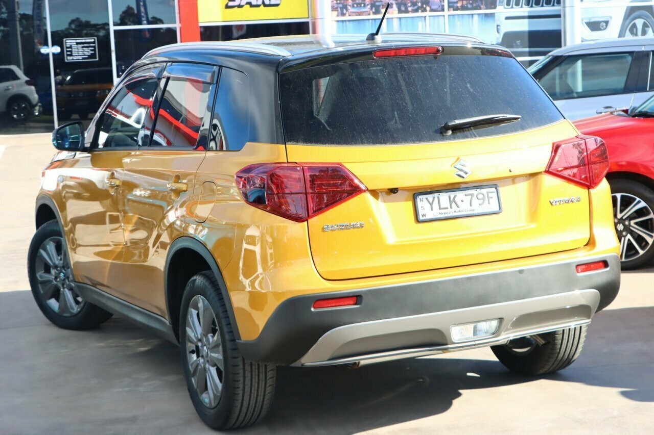 Suzuki Vitara image 3