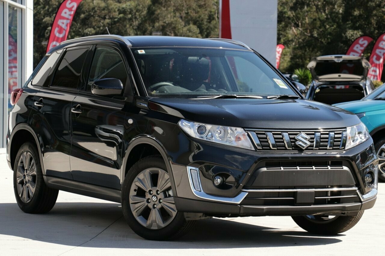 Suzuki Vitara image 1