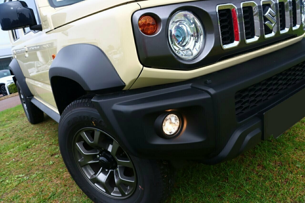 Suzuki Jimny image 2