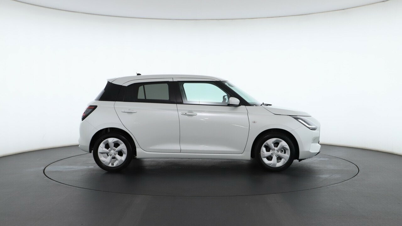 Suzuki Swift image 2