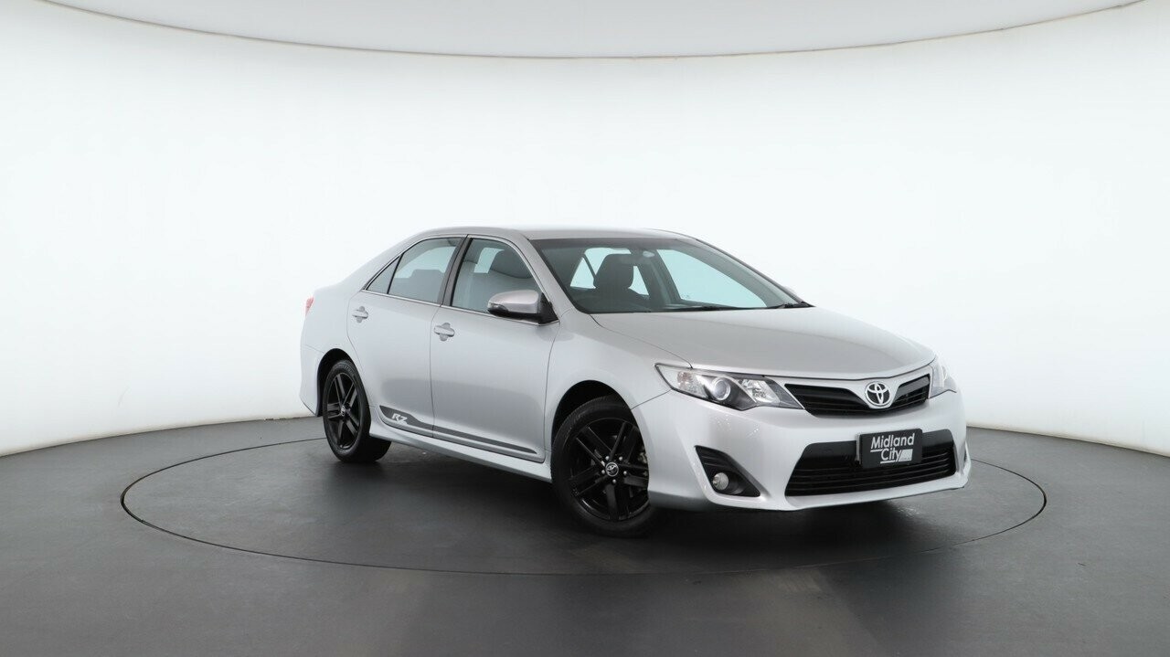 Toyota Camry image 1