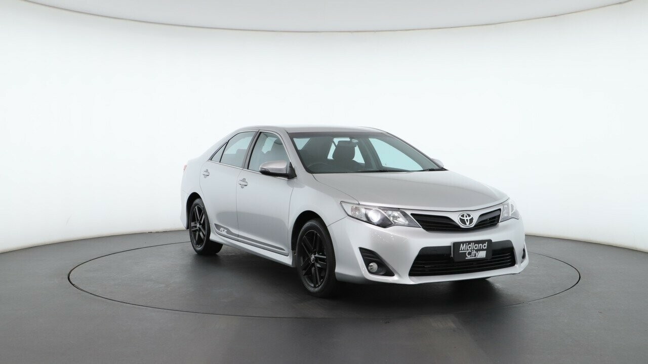 Toyota Camry image 4