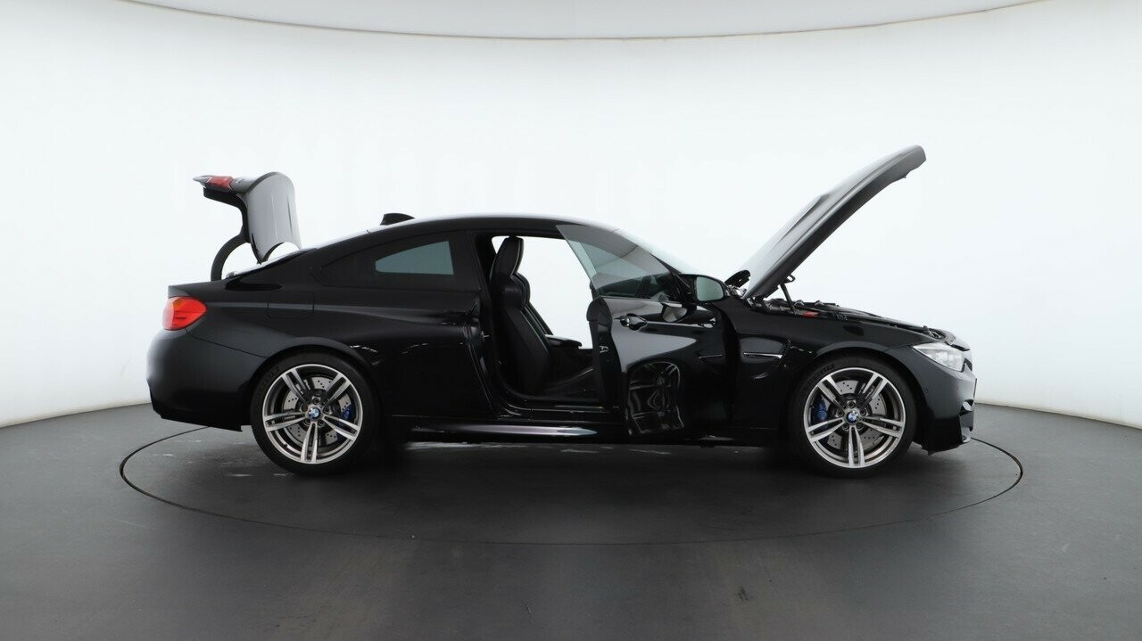BMW M4 image 3